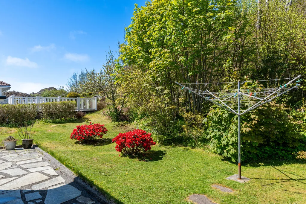 Giardino - Quiet Villa with Garden in Langevåg