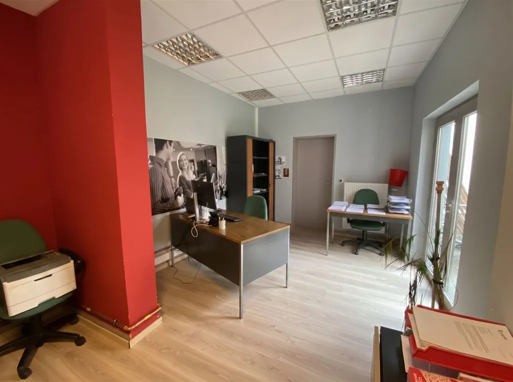 Bureau - Immeuble de Rapport Mixte au Centre-ville de Péruwelz