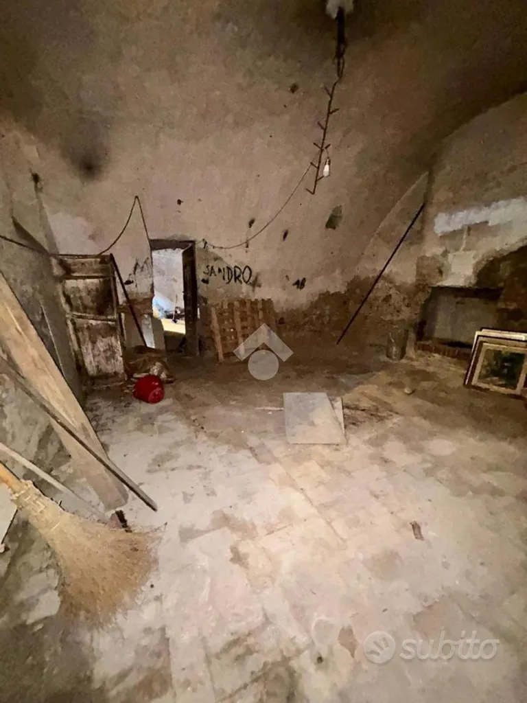 Toad - Historic Cellar with Potential in Poggio Mirteto