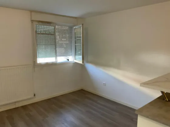 Pièces - Studio avec Ascenseur à Bois-d'Arcy