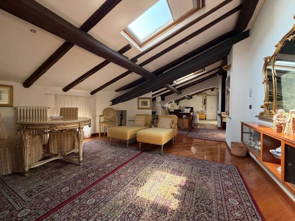 Soggiorno - Luxury Mansarded Apartment in Bologna