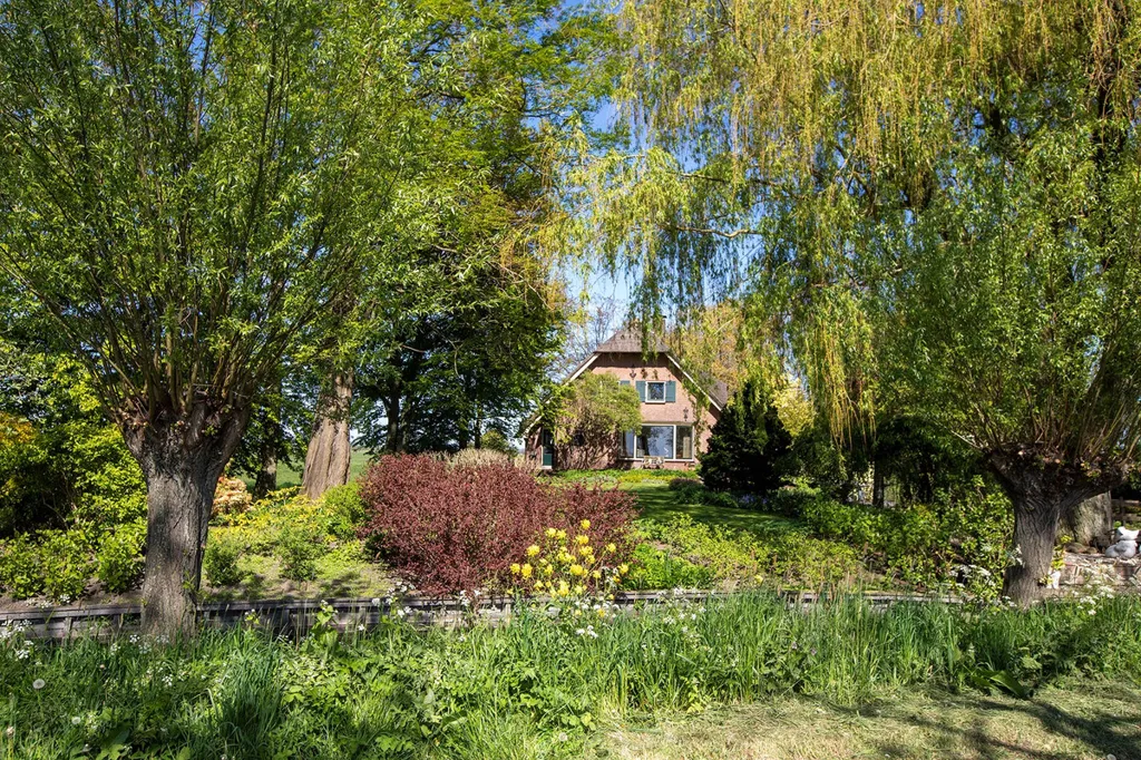 Aed - Charming Landhouse with Parkland in Linschoten