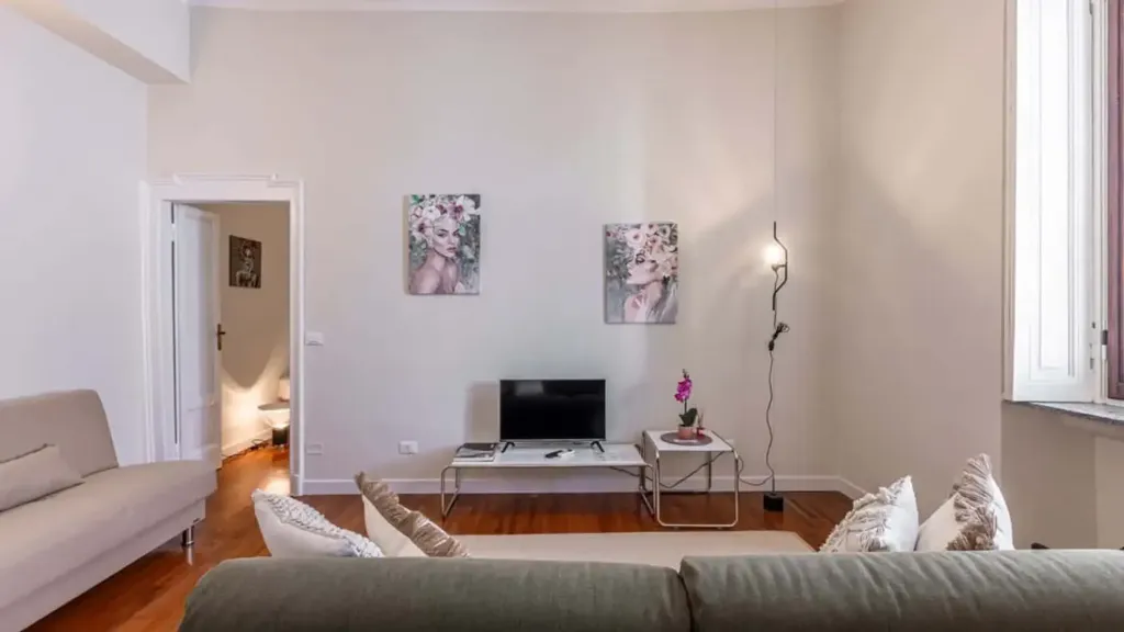 Living Room - Fully Furnished Studio in Milan
