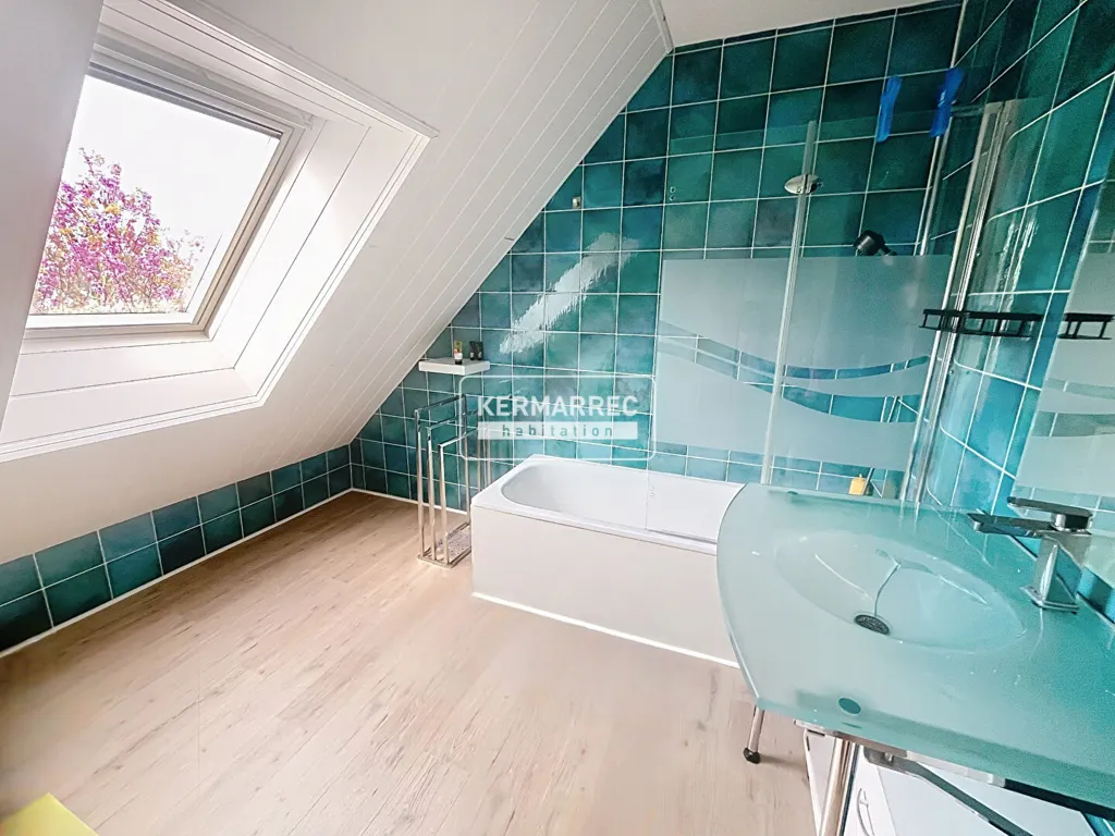Salles de bain - Maison Rénovée avec Terrasse près du Golf de Cicé