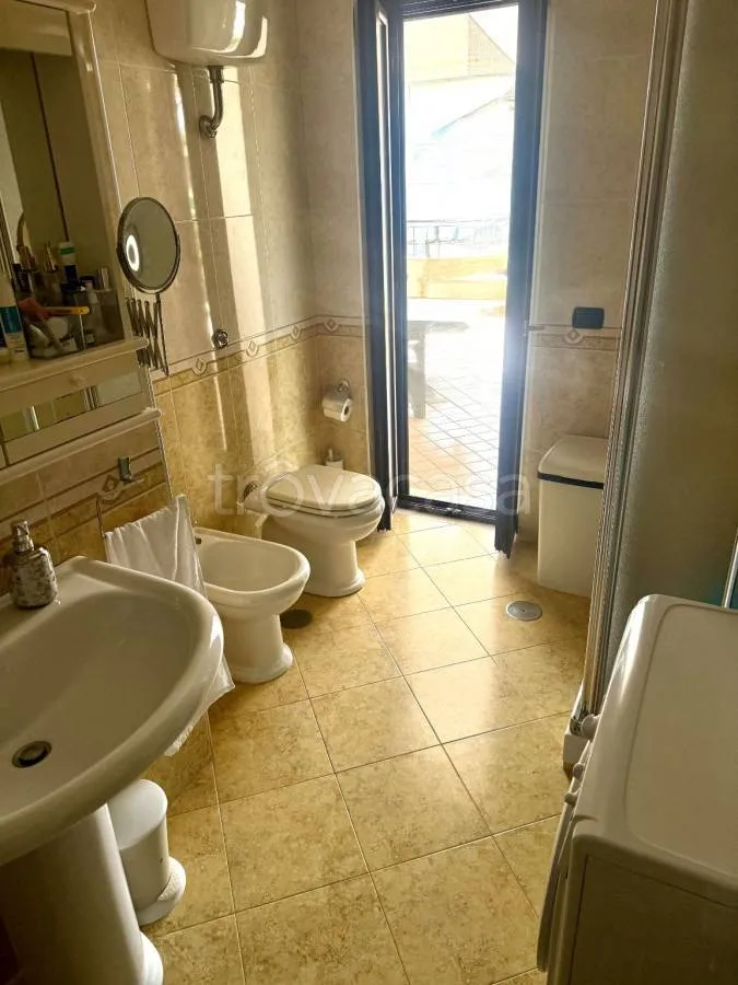 Salles de bain - Spacious Apartment with Terrace in Lusciano