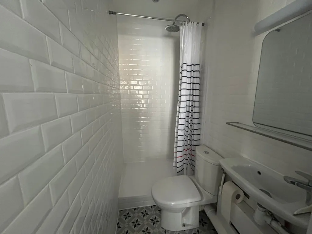 Vannitoad - Studio with Kitchen in Reims