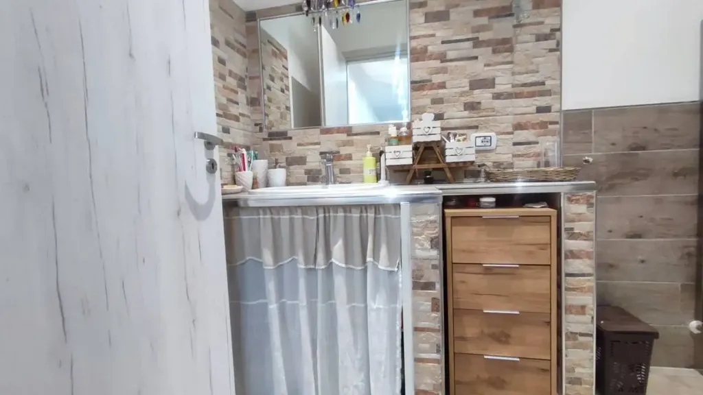 Salles de bain - Recently Refined Apartment with Terraces in Castelfiorentino