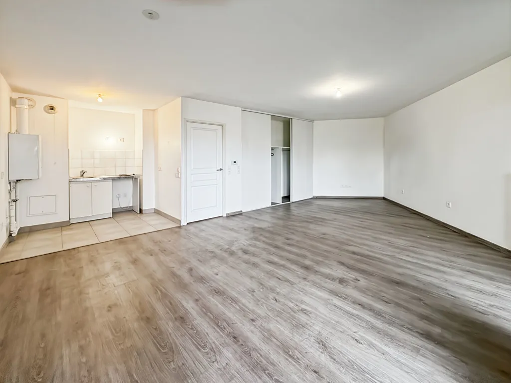 Soggiorno - Modern Studio with Balcony in Le Raincy