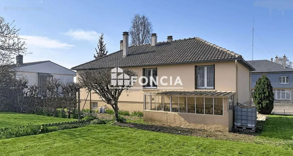 Jardin - Pavillon T5 avec Sous-Sol à Athis
