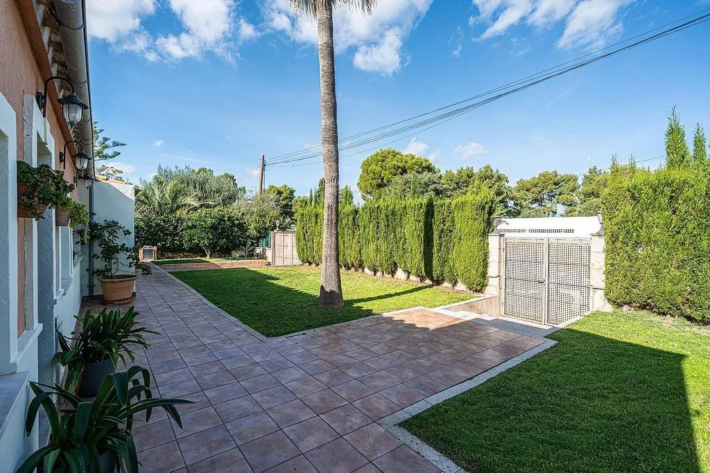 Garden - Chalet with Pool and Terrace in Cala Romántica
