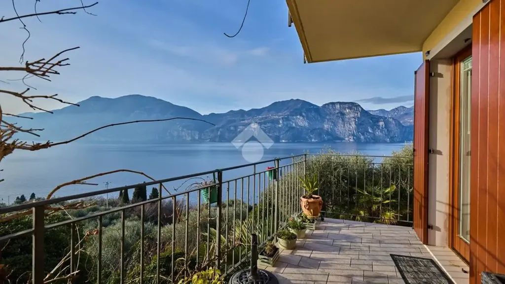 Terrasse - Luxury Villa with Lake View in Brenzone
