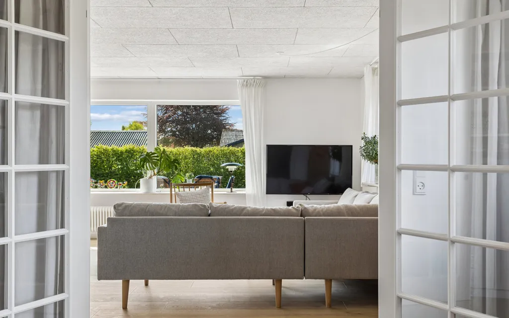 Elutuba - Modernised Villa with Garden in Mejrup