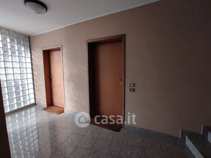 Entrée - Two-Level Apartment with Balcony in Bergamo