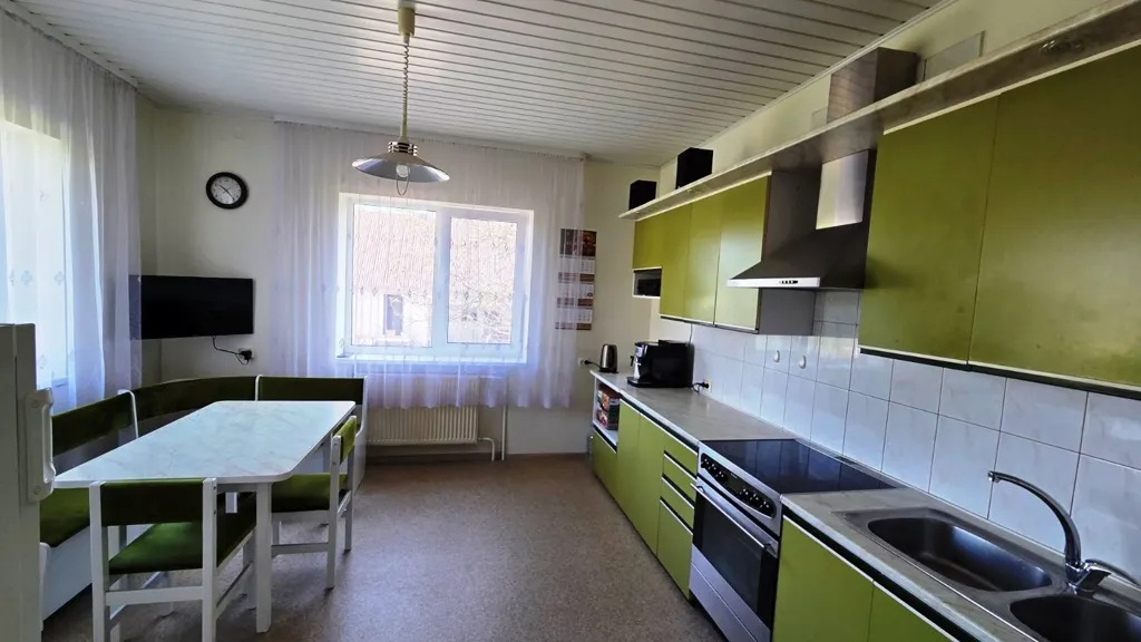 Köök - House with Garage and Garden in Radžiūnai