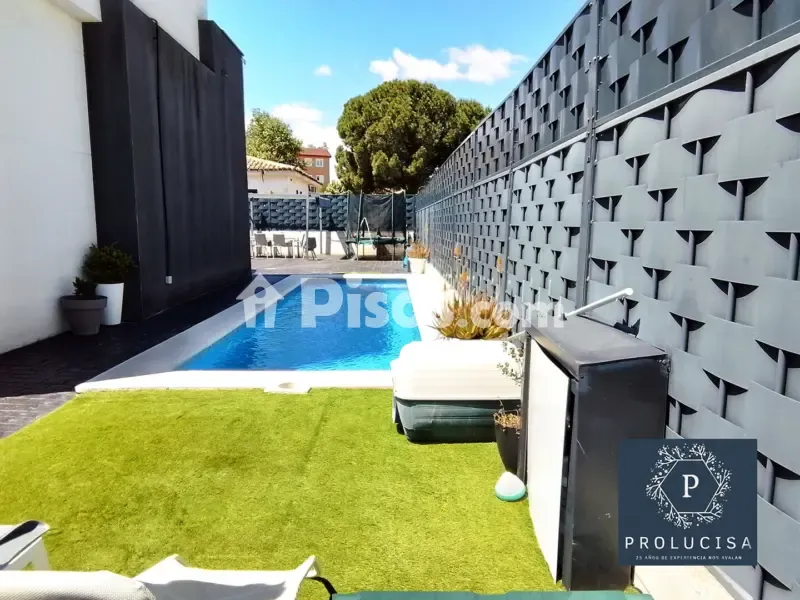 Piscine - Modern Chalet with Pool in Moraleja de Enmedio