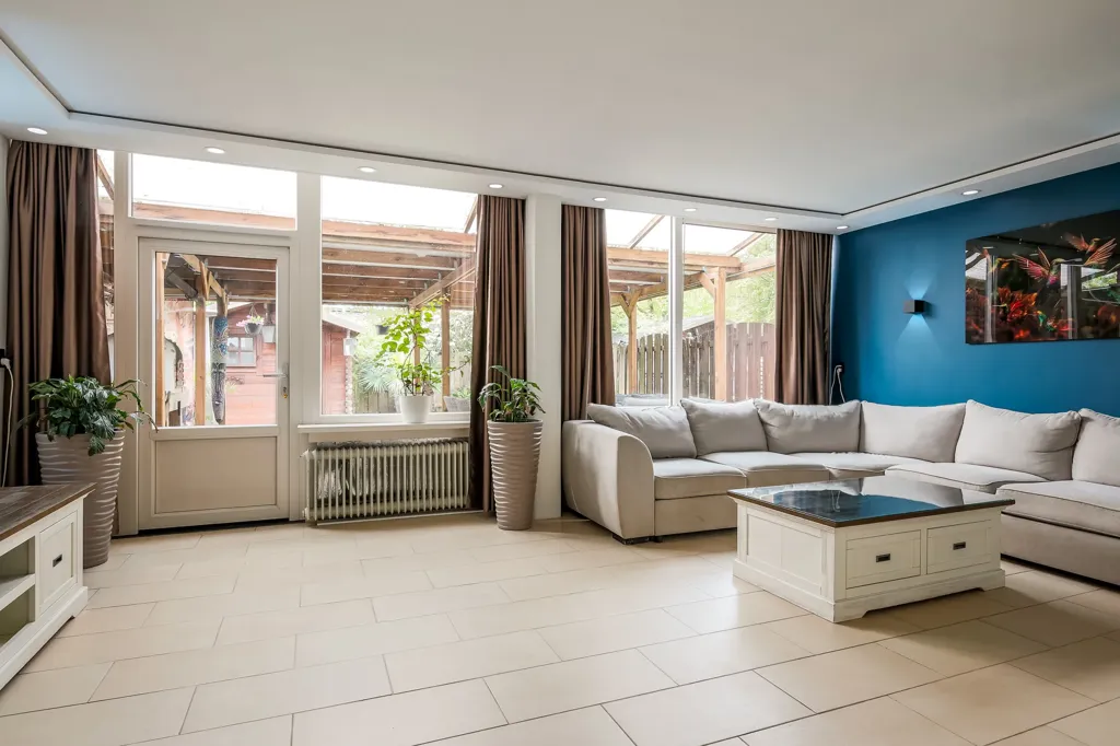 Séjour - Modern Corner House with Solar Panels in Atolwijk