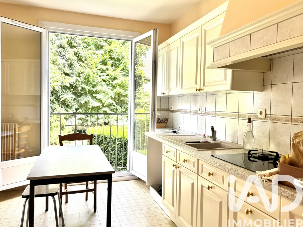 Köök - 3-Bed Apartment with Garden Access in Senlis