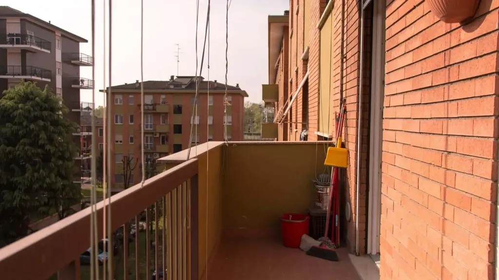 Balcon - Modern Studio with Balcony in Milan