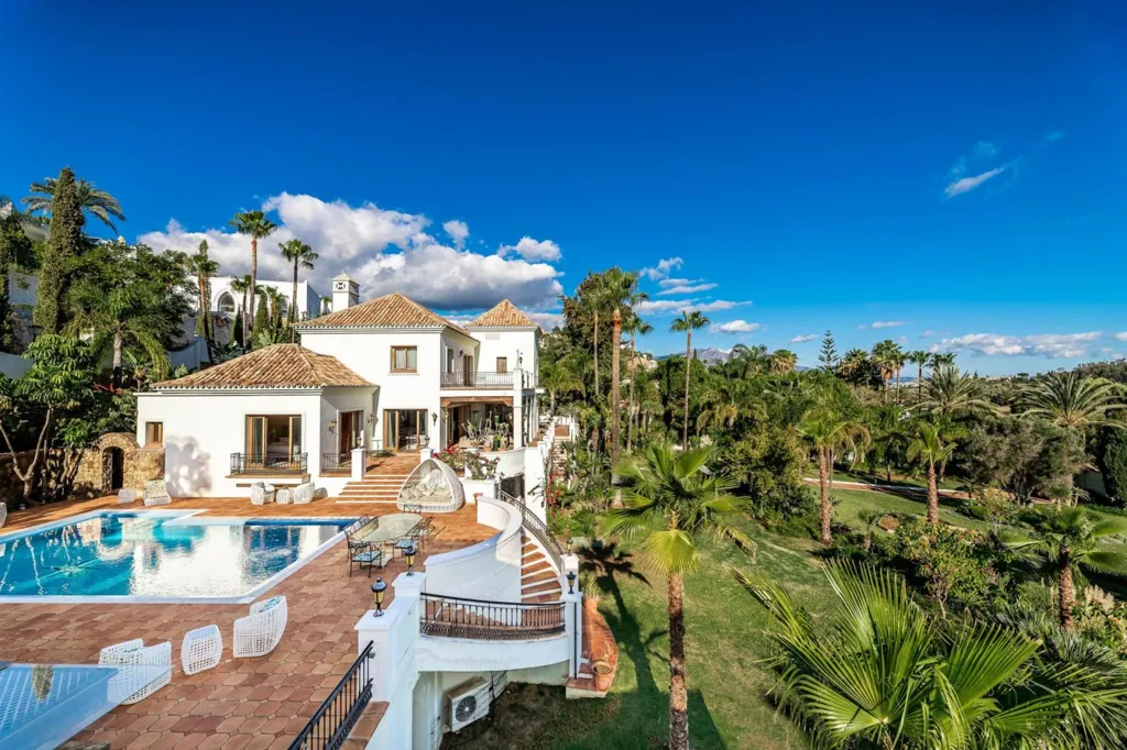 Piscine - Luxury Villa with Pool in Estepona