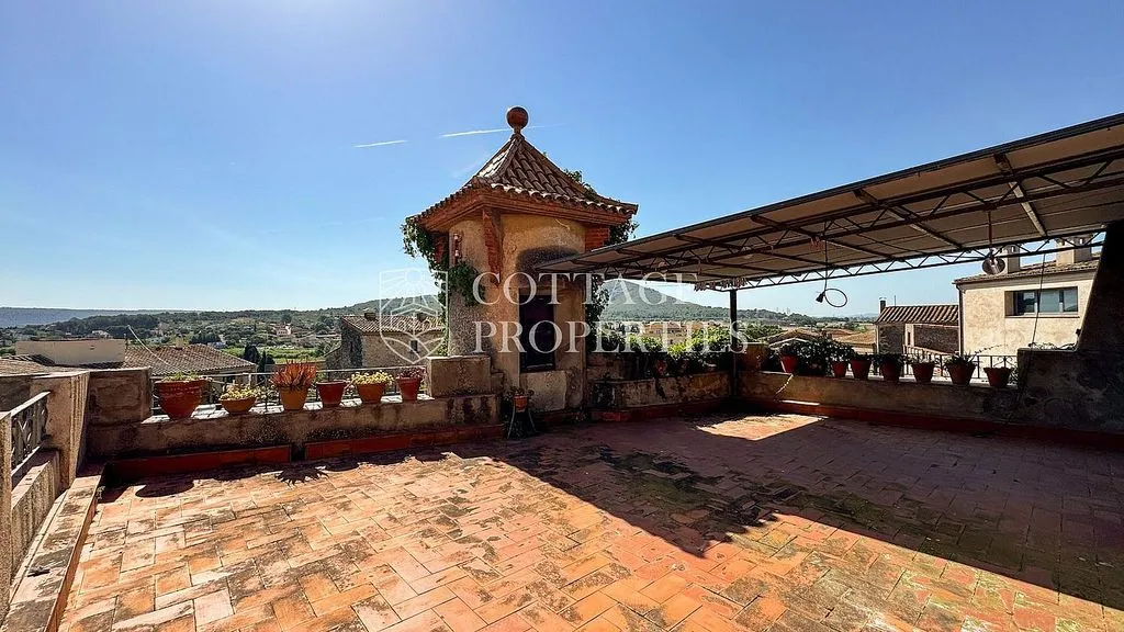 Terrace - Traditional Masía in Bellcaire d'Empordà
