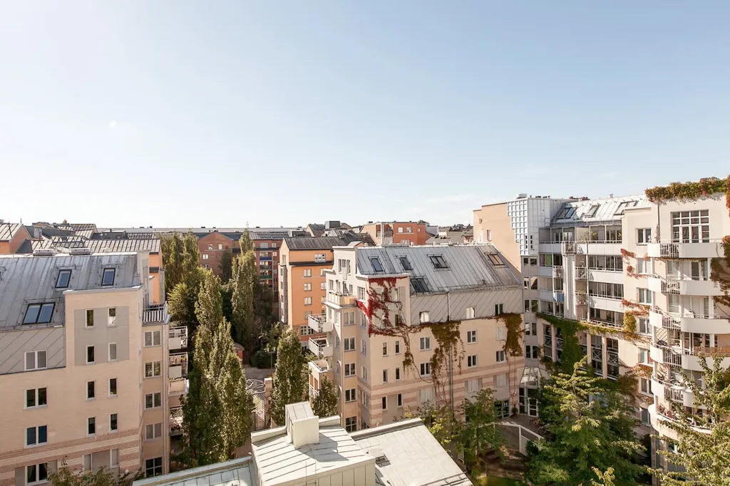 Balcon - Apartment with Two-Aspect Light on Södermalm
