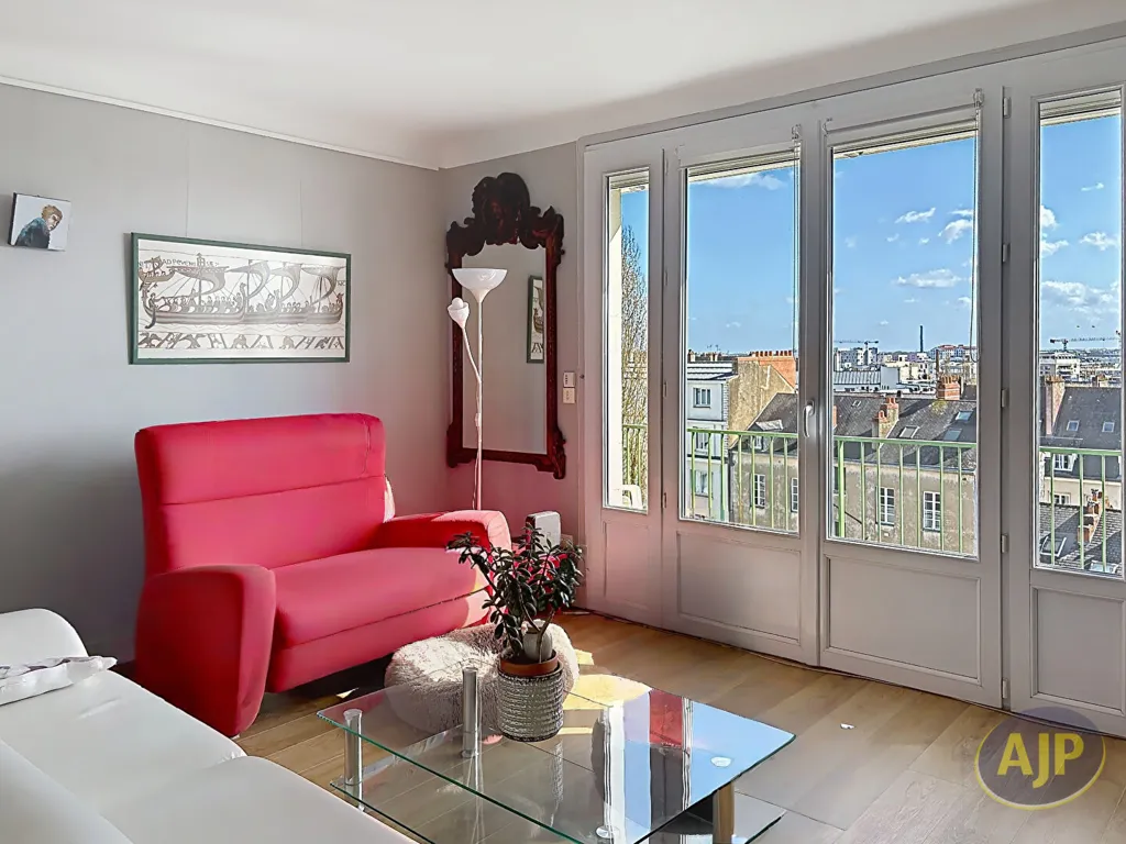 Séjour - Appartement avec Balcon au Centre de Nantes
