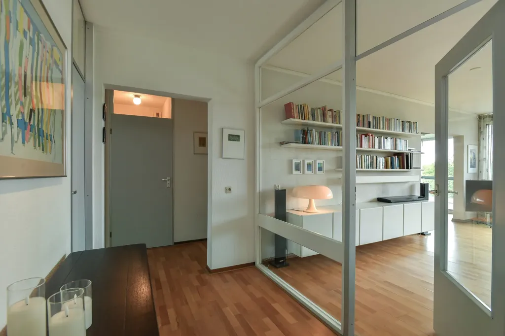 Esik - Corner Flat with Garden View in Doorwerth