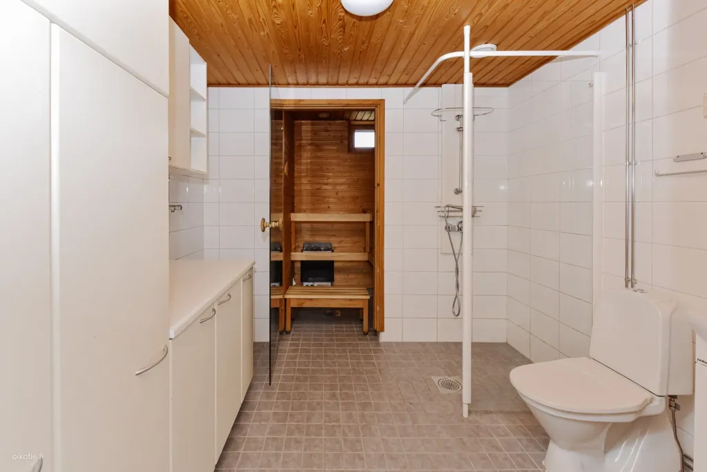Salles de bain - Apartment with Sauna in Leppävaara, Espoo