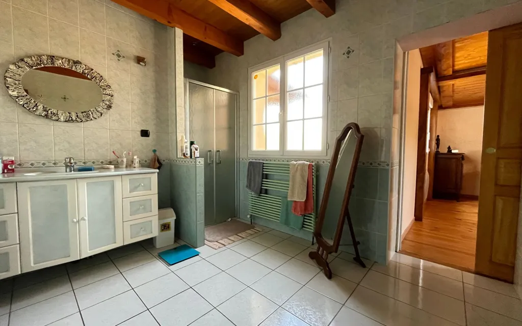 Salles de bain - Maison de Prestige en Pierre avec Tour à Aubin