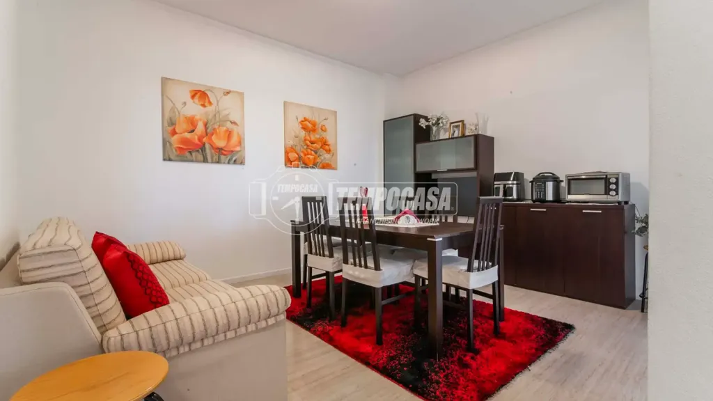 Söögituba - Rearranged Apartment with Balcony in Gorla Minore