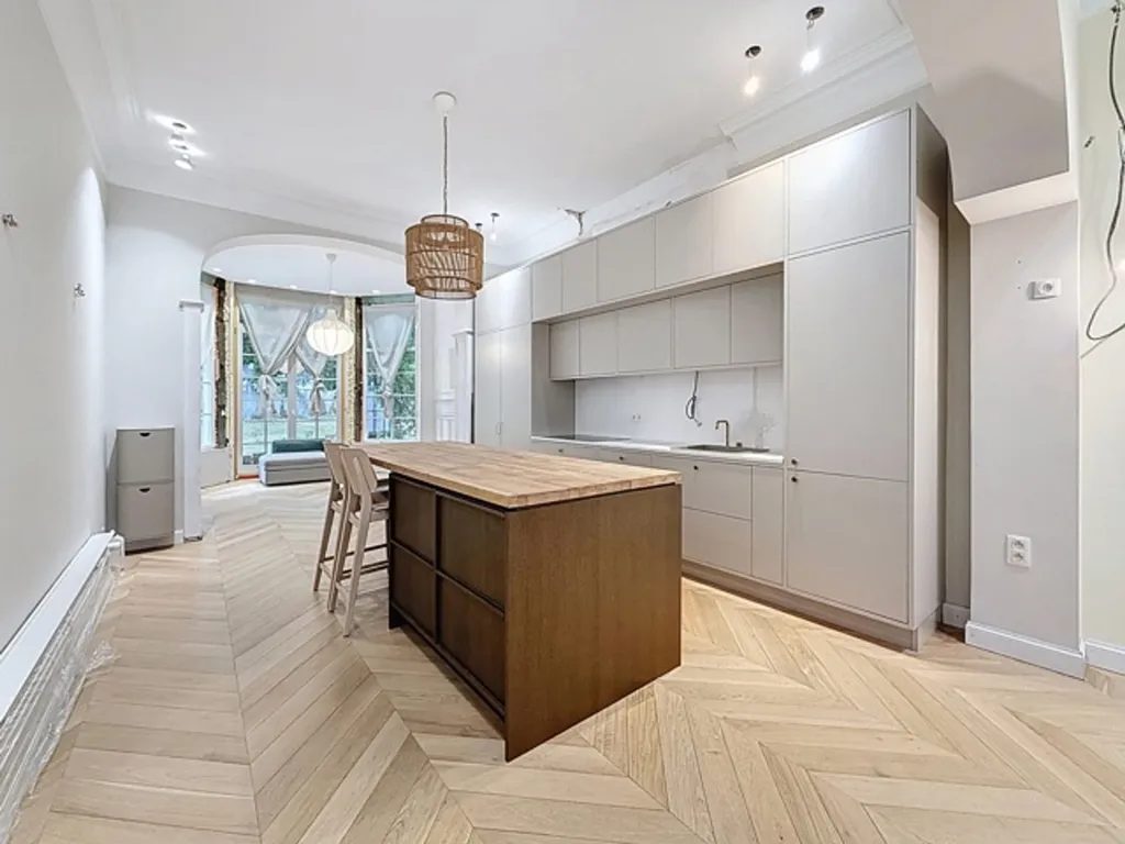 Cuisine - Duplex avec Jardin dans le Quartier Louise