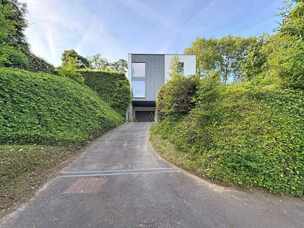 Extérieur - Maison d'Architecte avec Terrasse à Céroux-Mousty