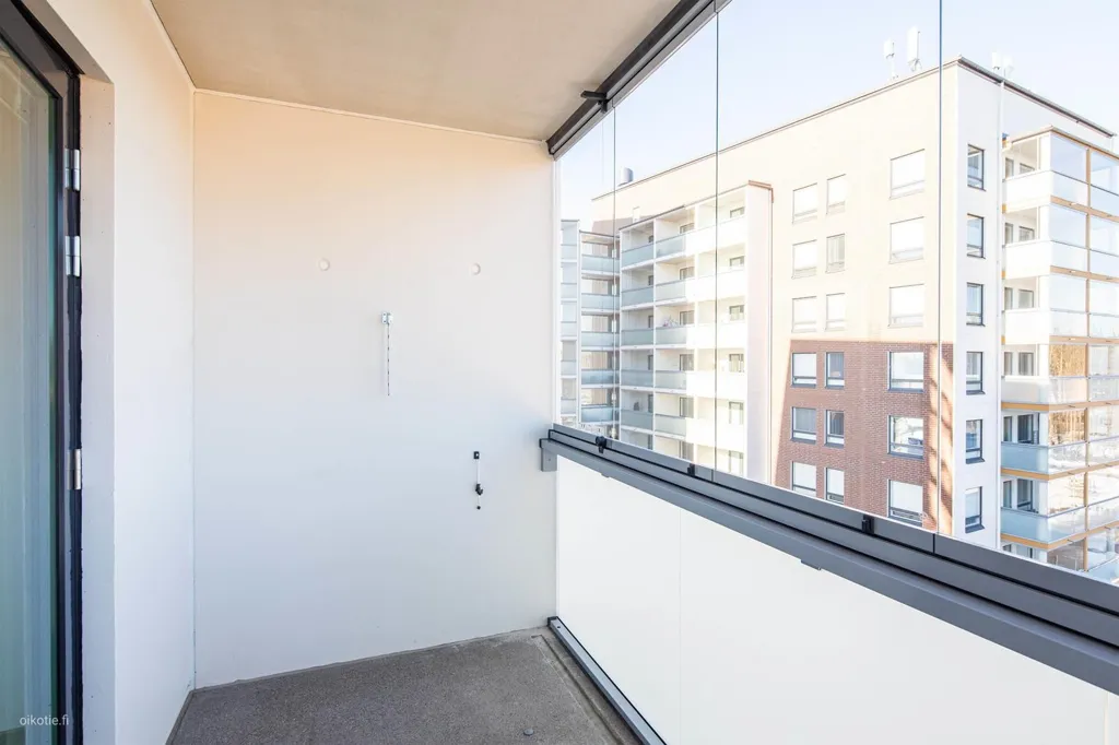 Balcon - Corner Apartment with Dual Aspect in Ainola