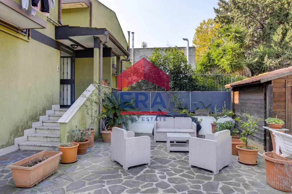 Terrasse - Apartment with Balcony in Central Infernetto, Rome