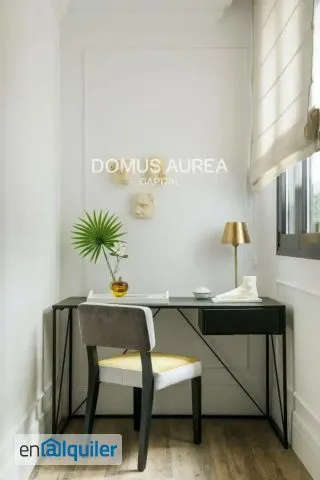 Bureau - Furnished Flat in Malasaña Centre