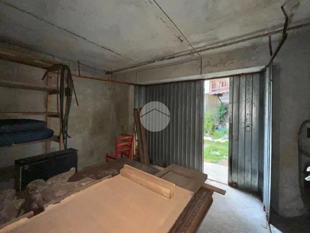 Garage - Casa di corte da ristrutturare con box a Balangero