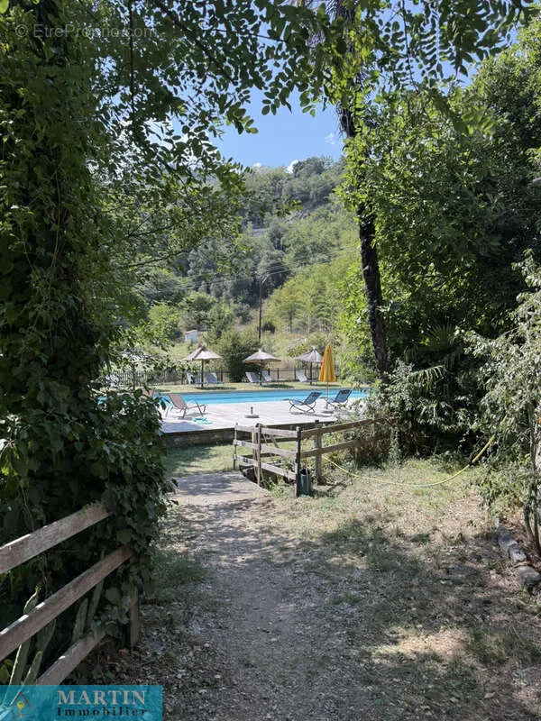 Giardino - Mas with River Access in Peaceful Hamlet