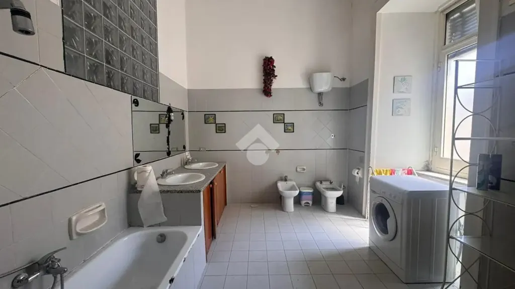 Salles de bain - Multistorey Apartment with Central Location in Naples