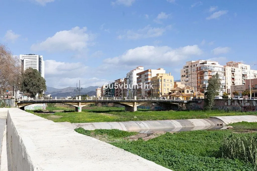 Adosado with Terrace in Málaga's Historic Centre