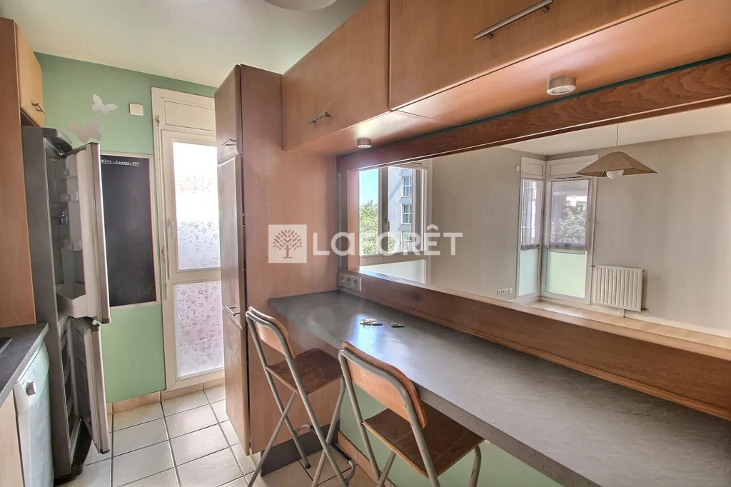 Cucina - Bright Two-Piece Flat near City Centre in Nanterre