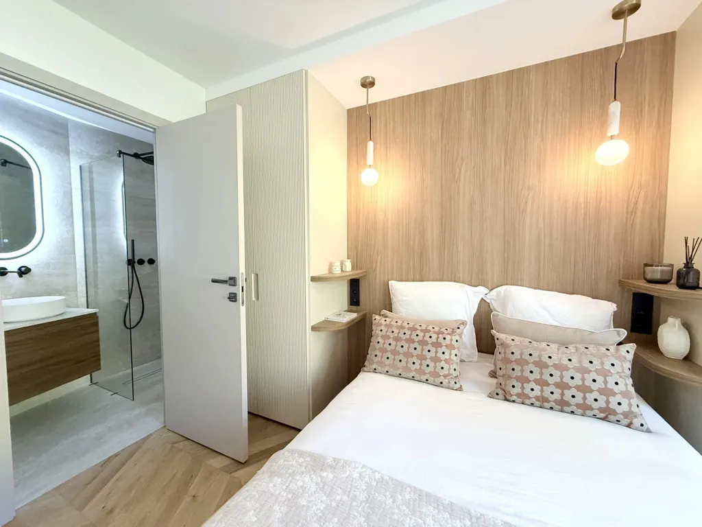Chambres - Appartement Panoramique Vue Mer sur le Dernier Étage à Cannes