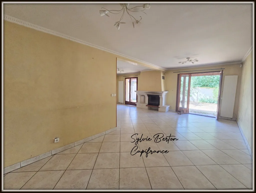 Soggiorno - House with Garden and Garage in Sevran