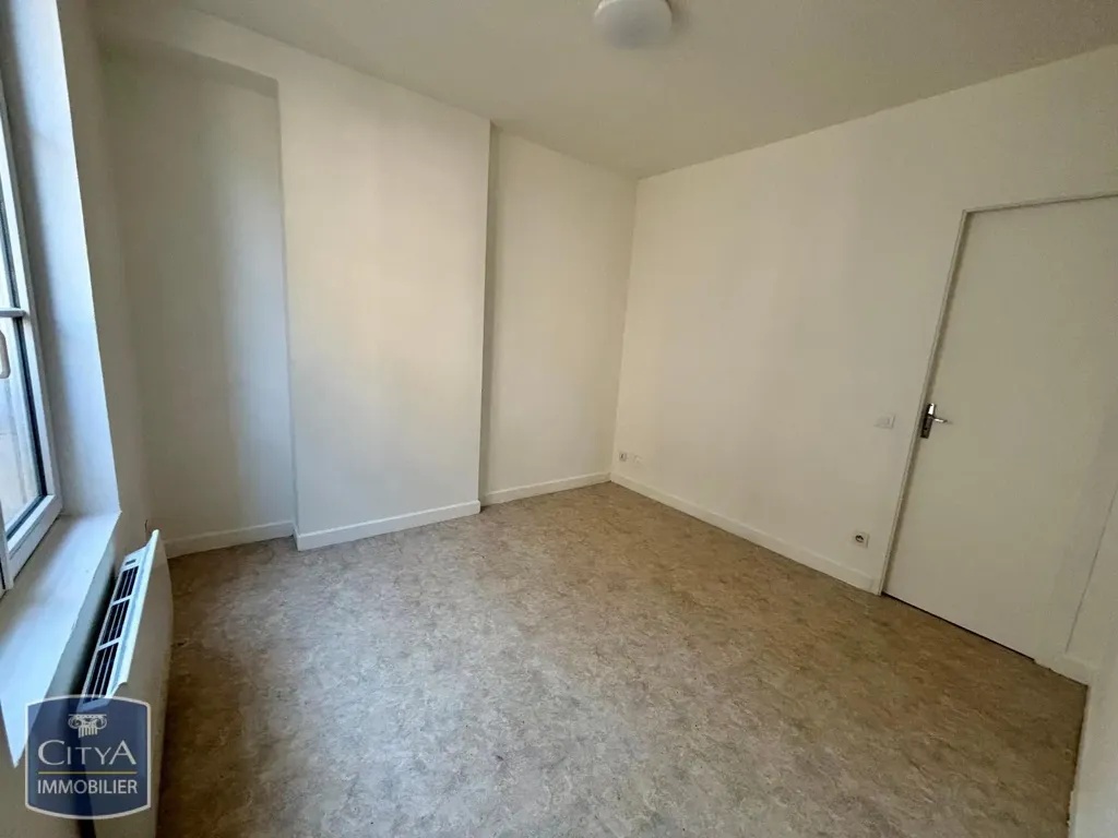 Toad - Compact Studio Flat in Central Châteauroux