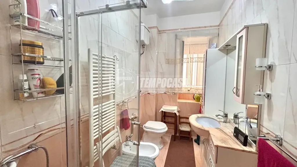 Salles de bain - Apartment with Triple Exposure in Naples