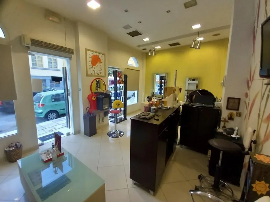Toad - Retail Unit with Workspace in Serres Centre