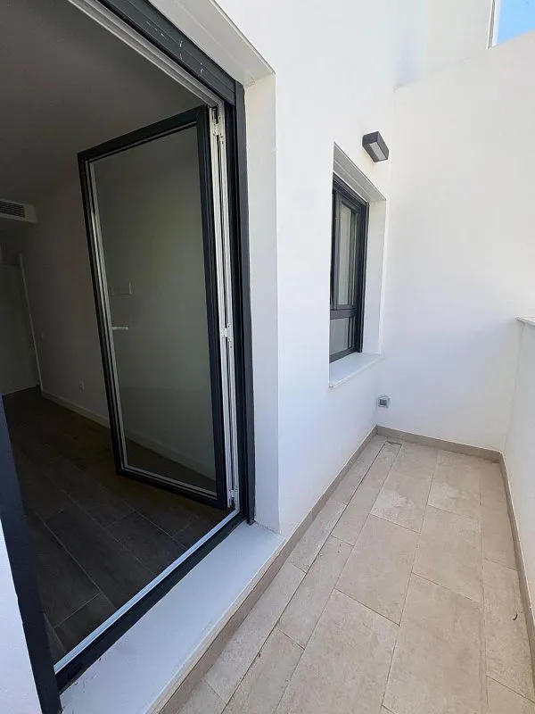 Balcon - Apartment with Pool on Avenida Arrigo Boito