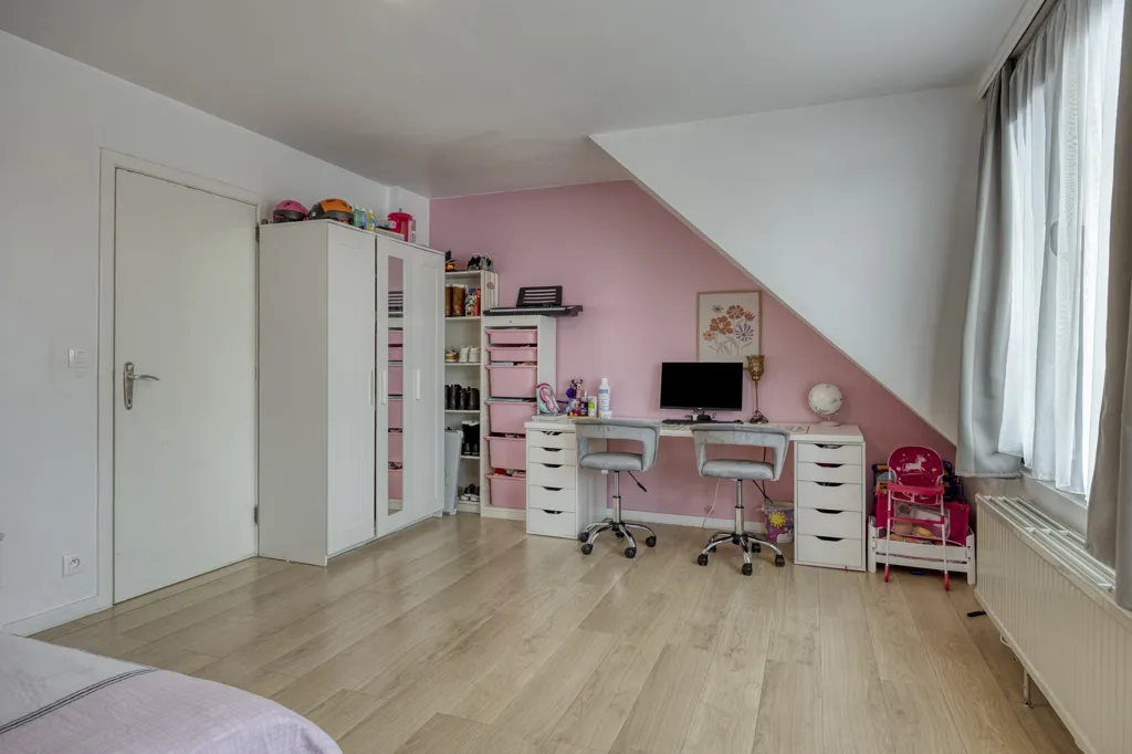 Chambres - Appartement avec Jardin au Rez-de-Chaussée à Gooreind
