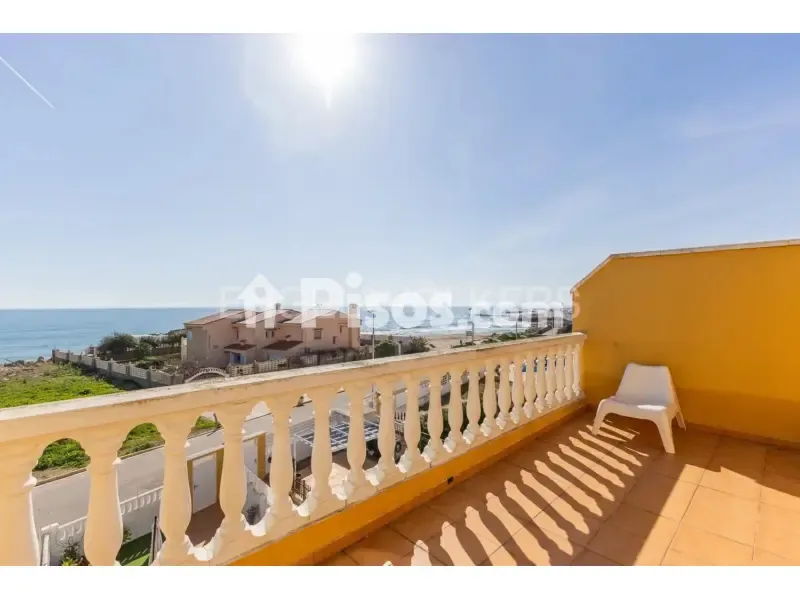 Rõdu - Seafront Terraced House in Cullera