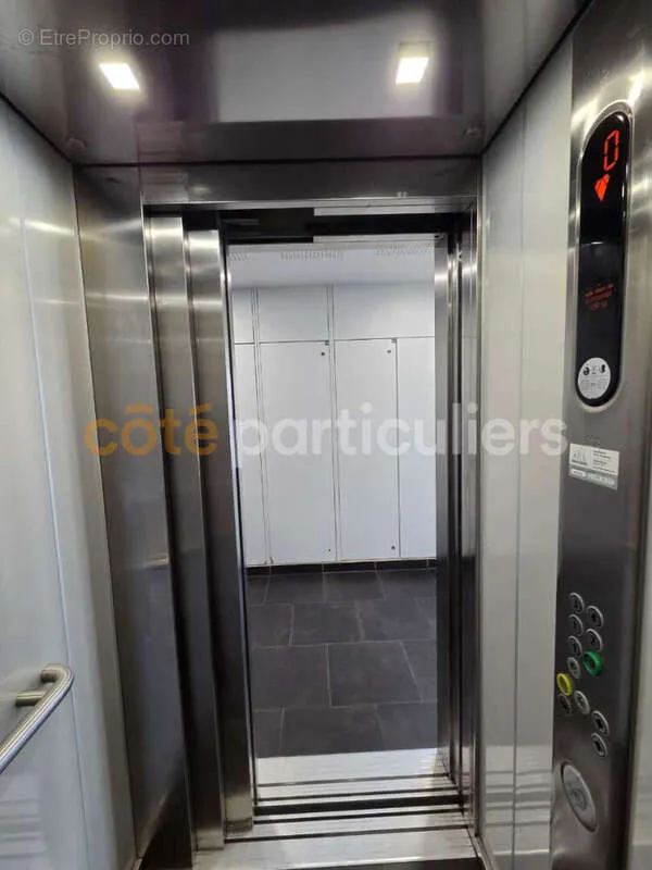 Ingresso - Modern Flat with Parking near Line 7, Pantin