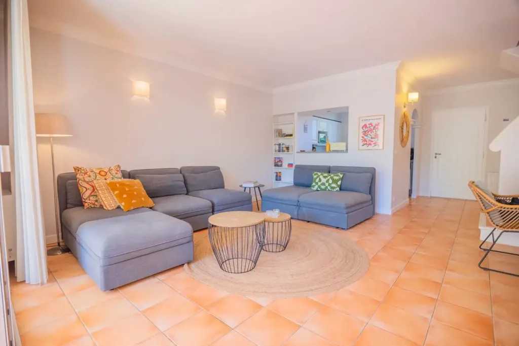 Elutuba - Charming Villa with Pool in Secure Domain